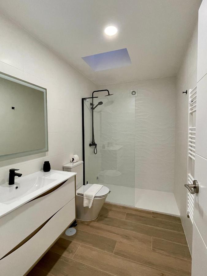 Black Con Garaje Apartment